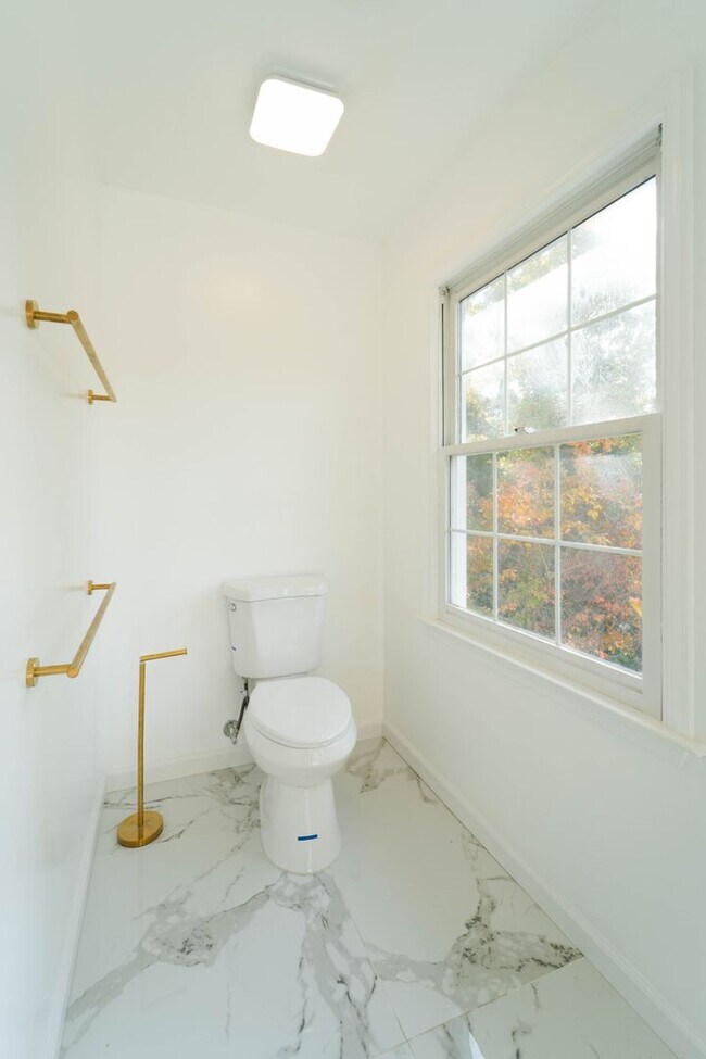 Building Photo - Fabulous Home in Aquia Harbor