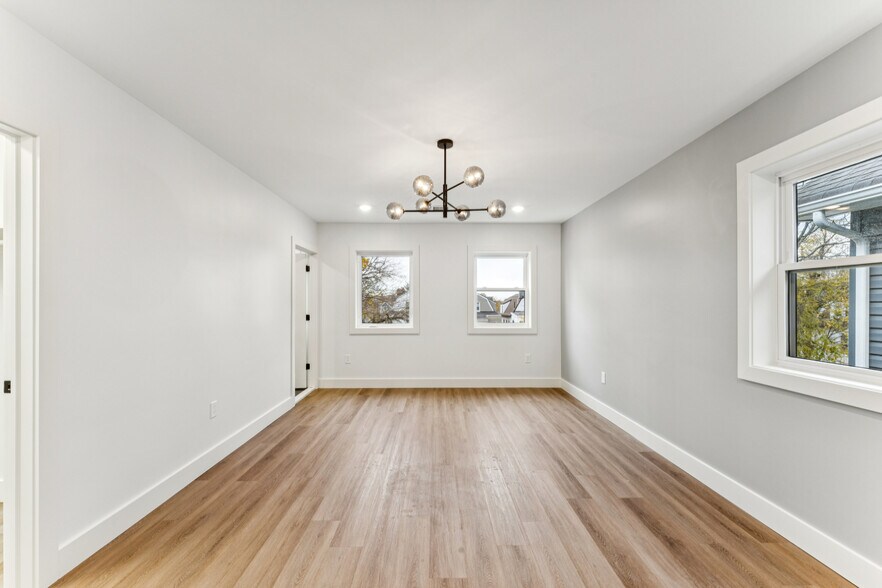 Building Photo - 84 Hollywood Ave