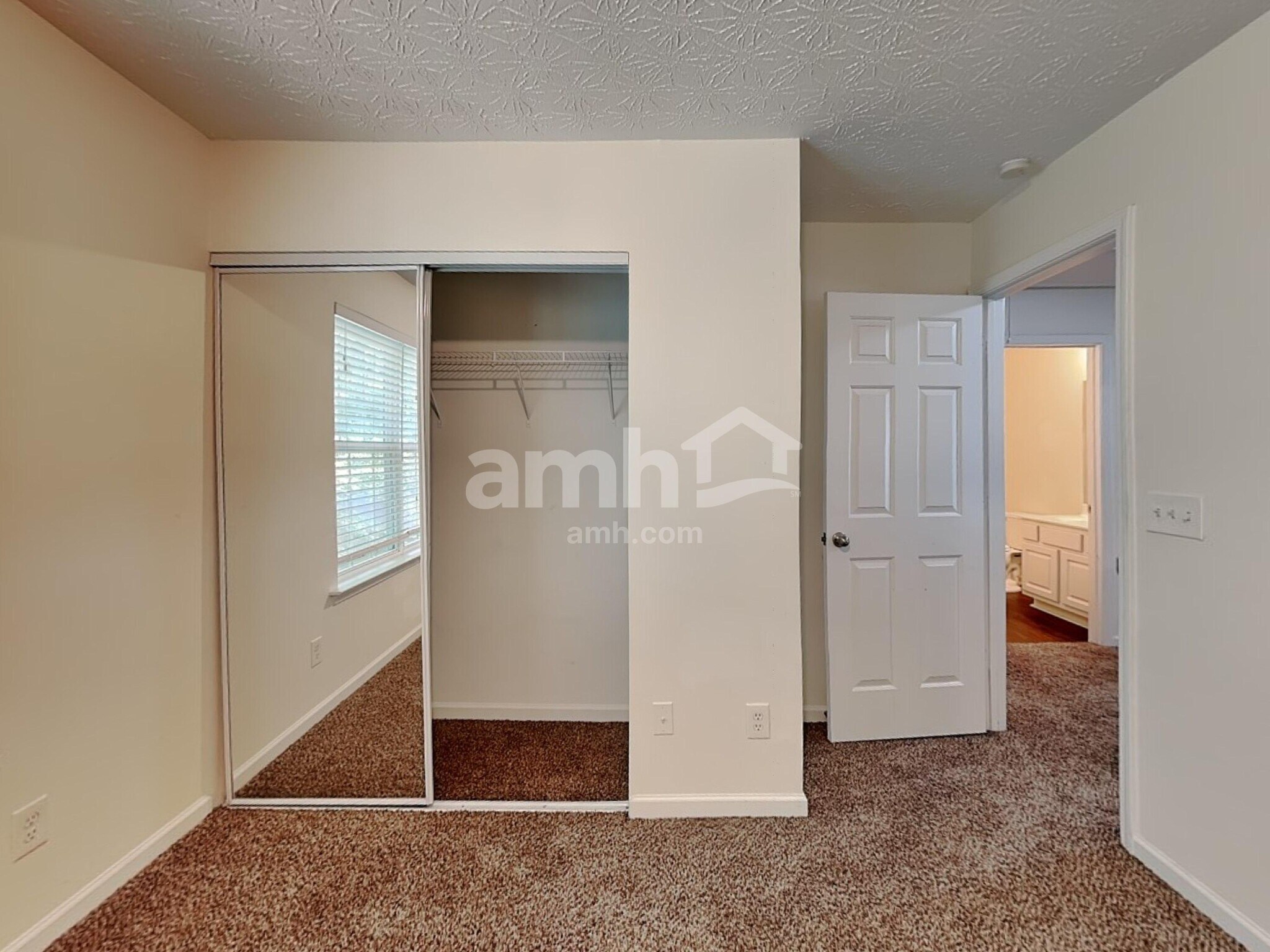 Building Photo - 134 Holly Mill Village Dr