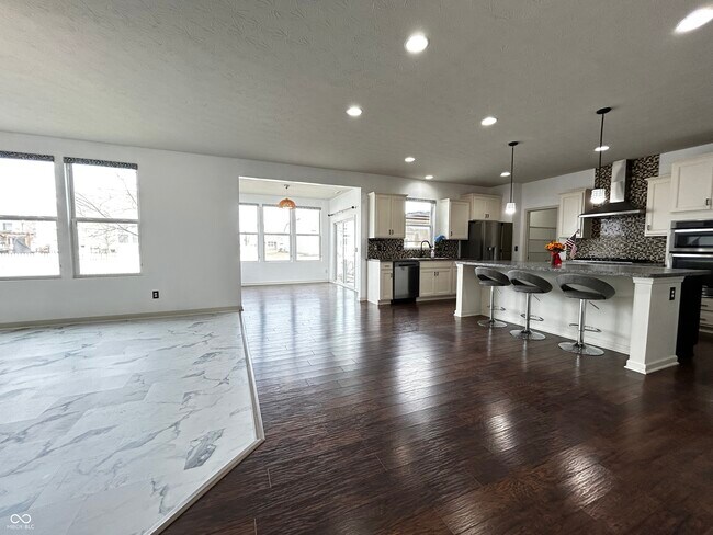 Building Photo - 12588 Hideout Dr