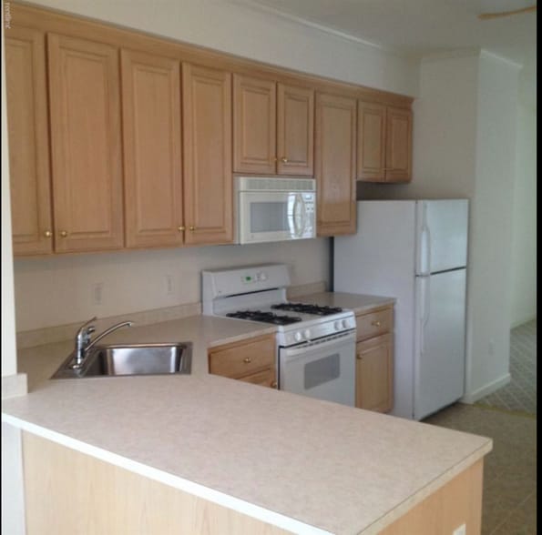 Building Photo - 28503 Pinehurst Cir