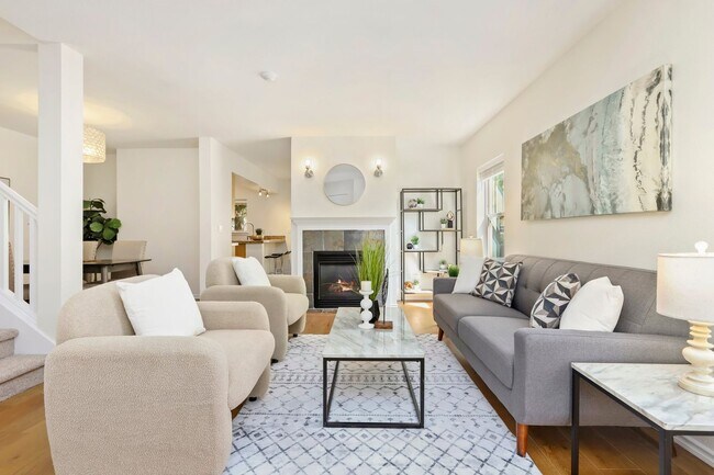 Building Photo - Must-see property that still feels brand new