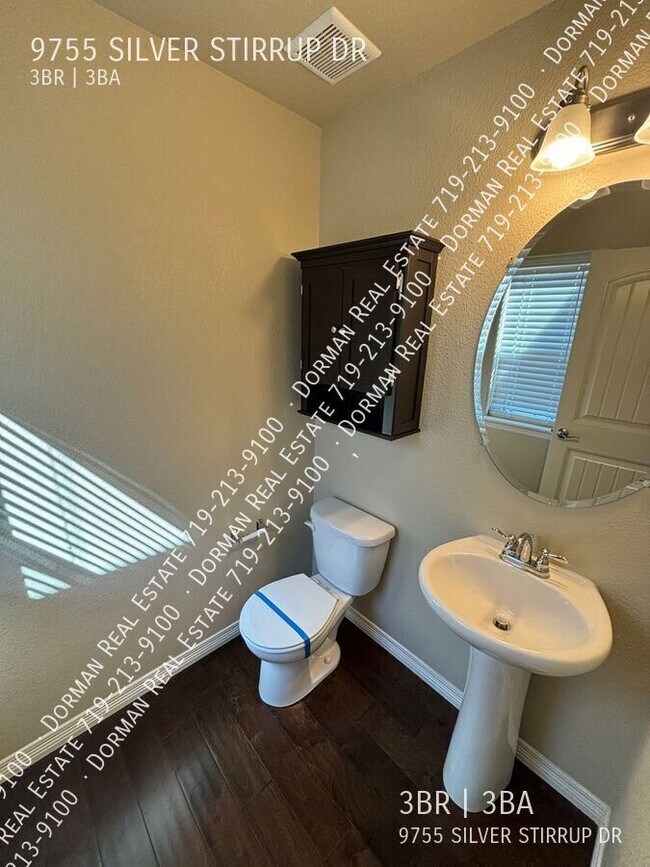 Building Photo - 9755 Silver Stirrup Dr