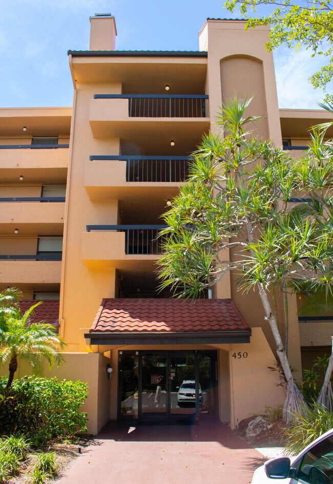 Building Photo - 450 Egret Cir