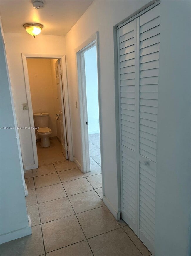 Building Photo - 985 SW 5th St