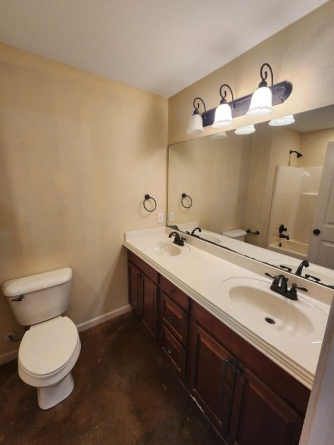 Building Photo - 9 Wilma Ln