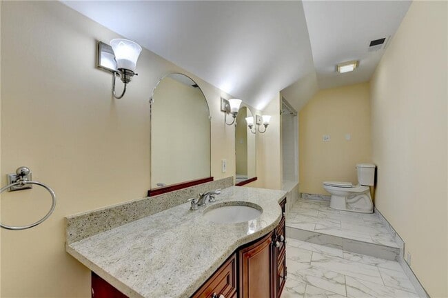 Building Photo - 4597 Briarcliff Rd NE