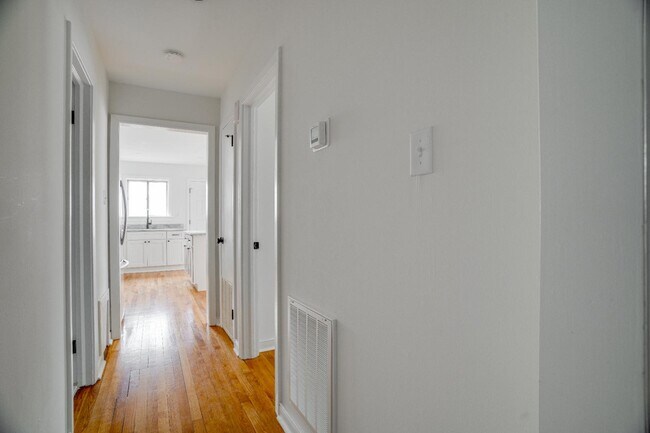 Building Photo - 2403 Flint St