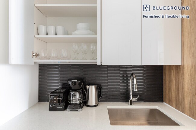 Building Photo - 1-15-15 57th Ave