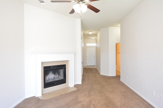 Building Photo - 7919 Woodbury Dr