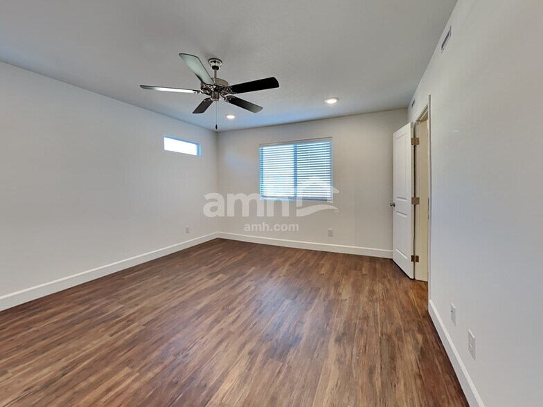 Building Photo - 8939 Tiger Tooth Ave