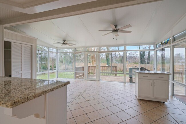 Building Photo - Lovely Single Family Home
