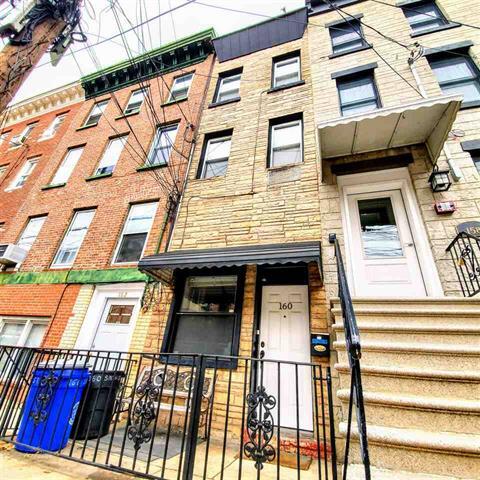 Building Photo - 160 6th St
