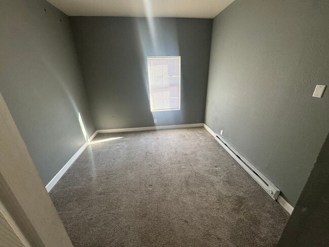 Building Photo - 825 Grant Pl