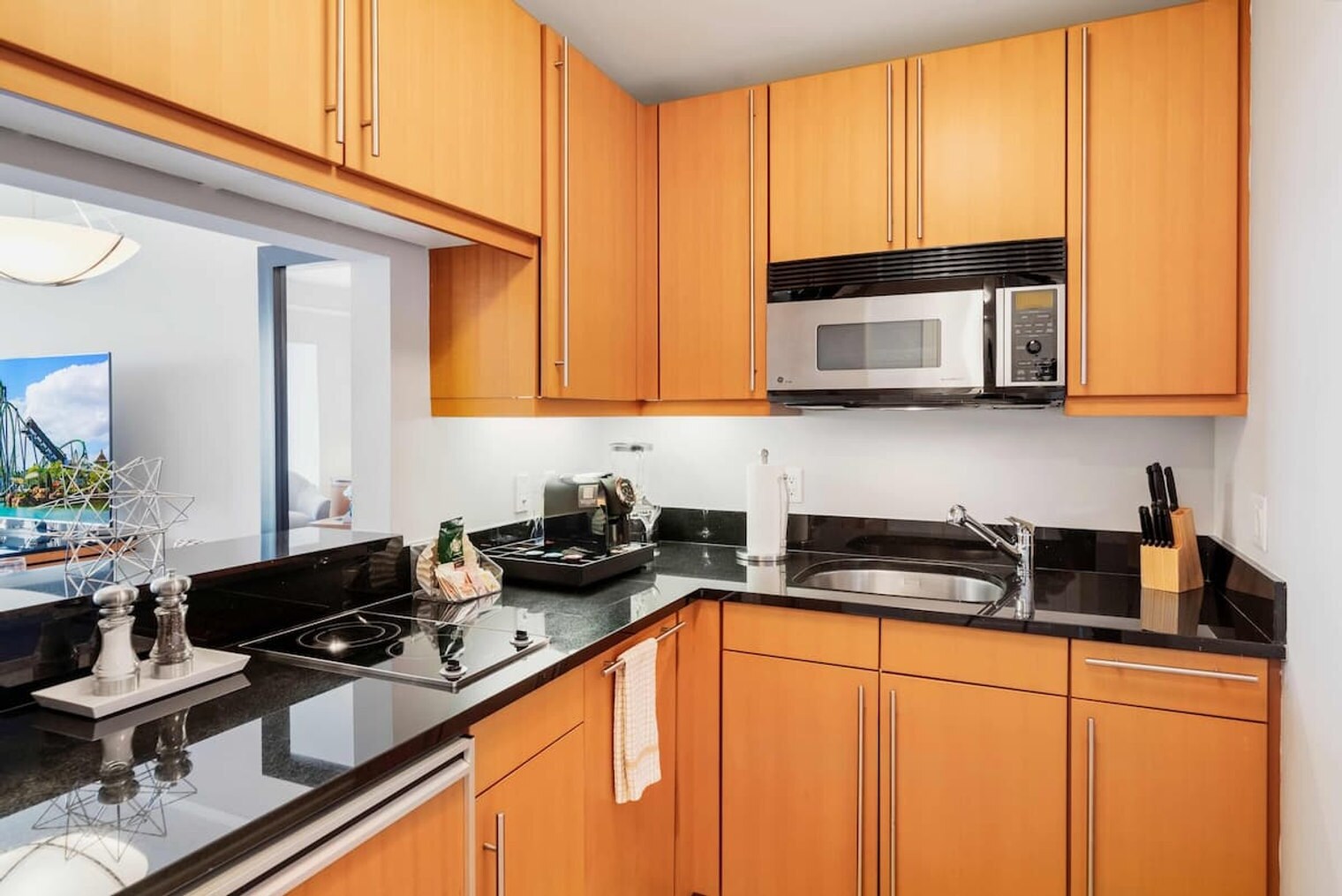 Building Photo - 1435 Brickell Ave