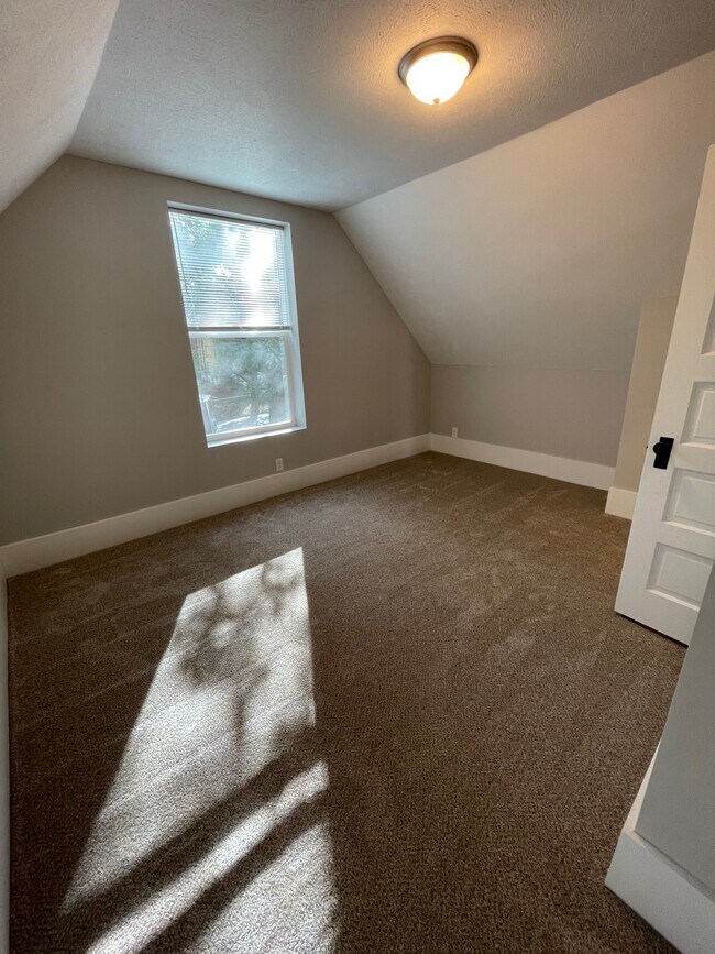 Building Photo - 2310 D St