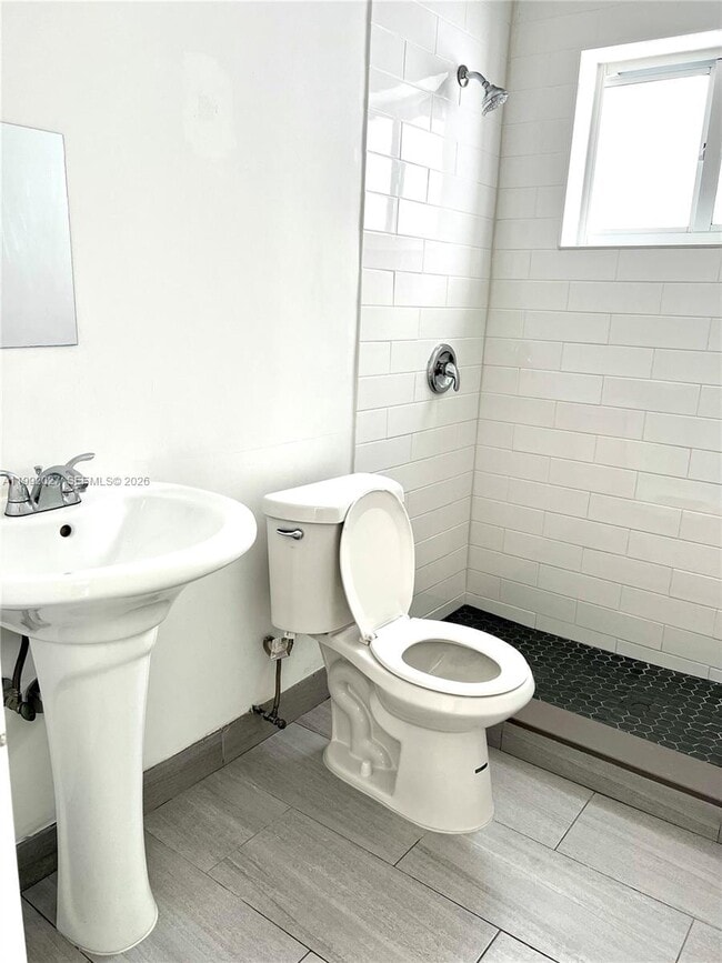 Building Photo - 2121 SW 4th St