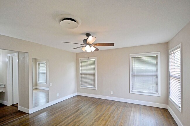 Building Photo - 671 W Merriweather St