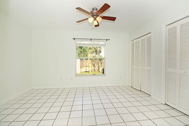 Building Photo - Spacious 4BR Pool Home on Quiet Cul-de-Sac in Wellington