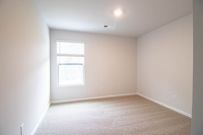Building Photo - 495 Coconut Dr