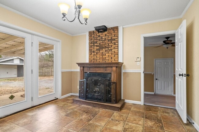 Building Photo - 3 Bedroom Pet Friendly Home For Rent!