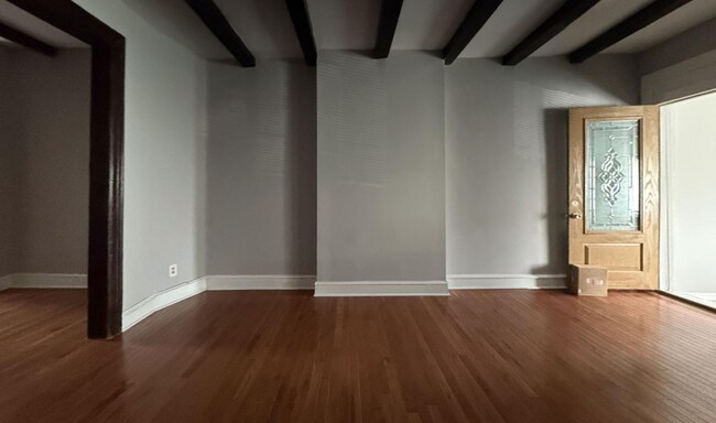 Building Photo - 459 Winona St