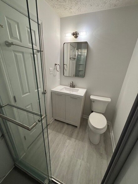 Building Photo - 743 Deering Rd