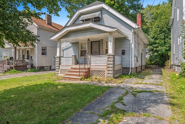 Building Photo - 10613 Avon Ave