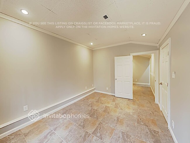 Building Photo - 3620 Broken Arrow Dr