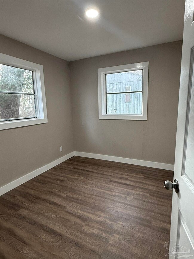 Building Photo - 8024 Hayworth Ave