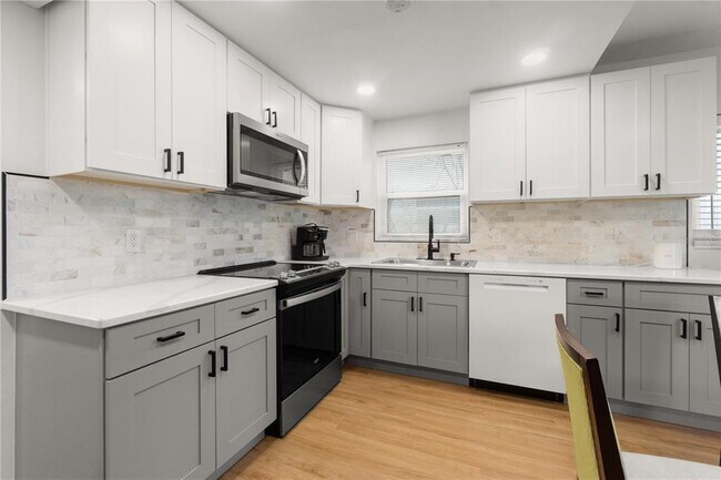 Building Photo - 3675 Gulf Blvd