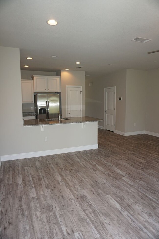 Building Photo - 3/2.5 Townhome in Santa Rosa Beach