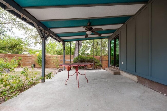 Building Photo - 802 Prince Valiant Dr