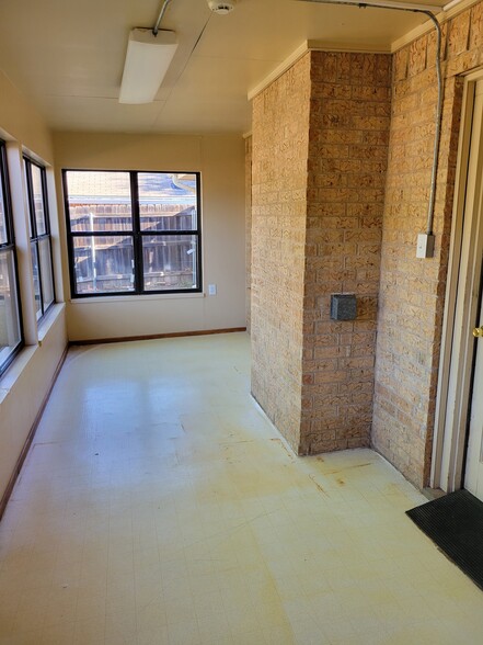 Enclosed Back Porch - 4829 Bermuda Dr