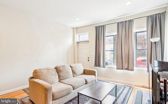 Building Photo - 1203 S 16th St