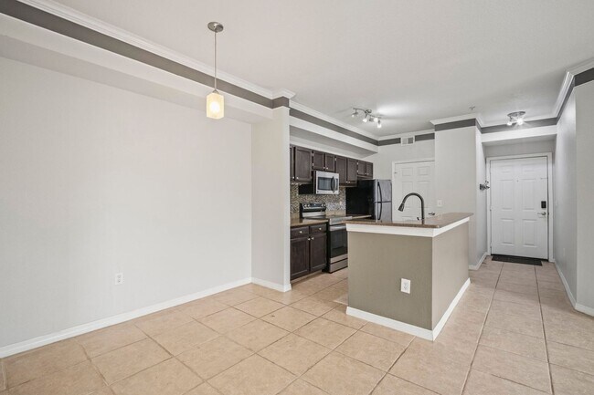 Building Photo - Stunning 2-bedroom, 2-bathroom, Gated comm...