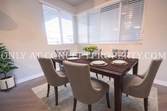 Interior Photo - The Sands