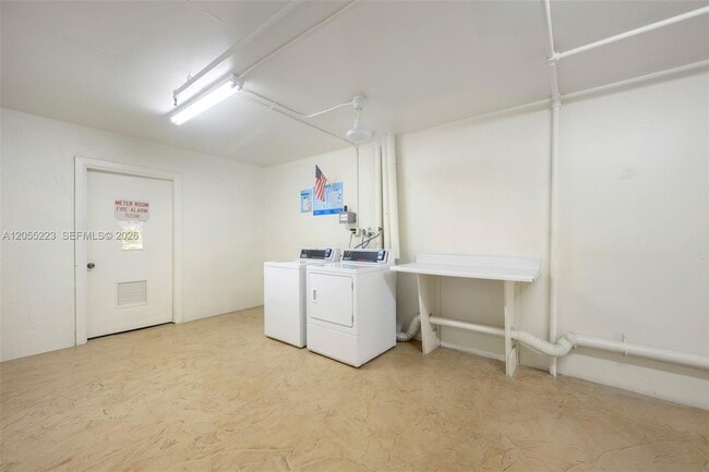 Building Photo - 312 Mansfield G