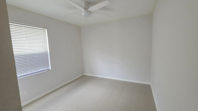 Building Photo - 2264 Newport Isles Blvd