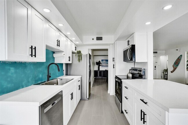 Building Photo - 1201 S Ocean Dr