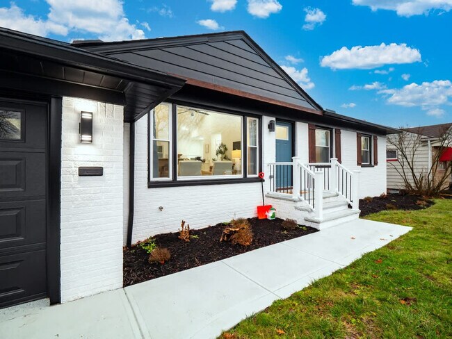 Building Photo - 4155 Ascot Ln