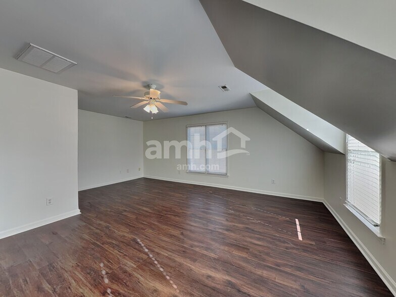 Building Photo - 905 Alba Rose Ln