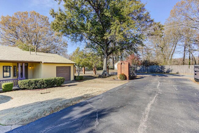 Building Photo - 5013 Scheibler Rd