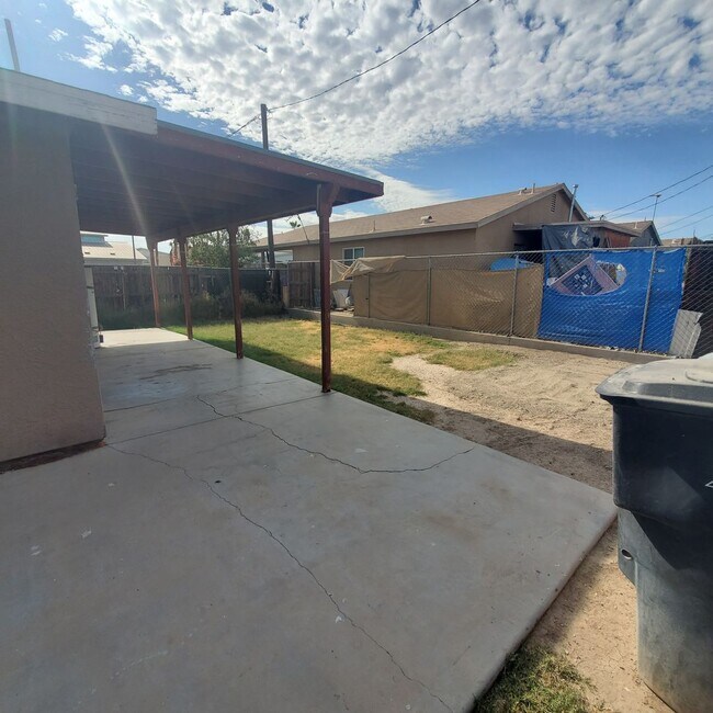 Building Photo - Cozy 2 BR in Brawley