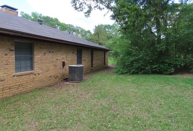 Building Photo - Whitehouse ISD - 3 Bedroom, 2 Bath Duplex, Lawn Care Provided!