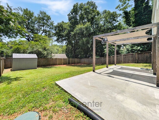 Building Photo - Updated Overbrook Home with Finished Basement & Fenced Yard Near Downtown Greenville
