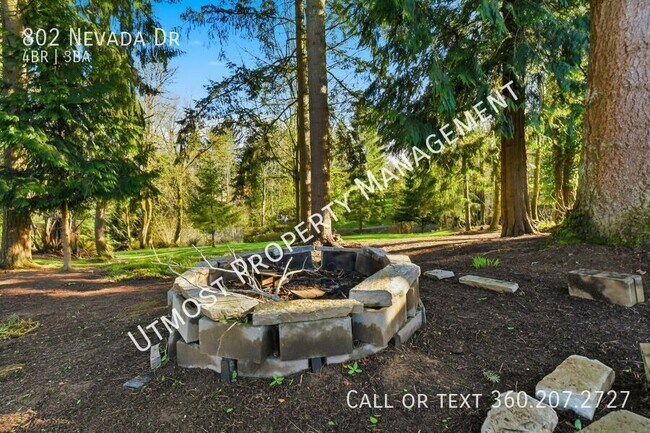 Building Photo - 802 N Nevada Dr