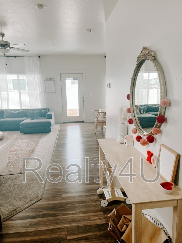 Building Photo - 277 E 330 N