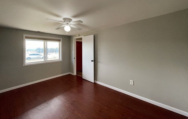 Building Photo - Updated 3-Bed 1-Bath Home