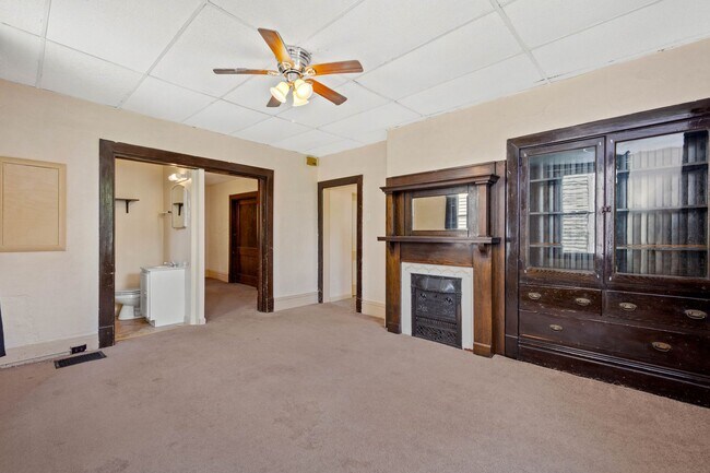 Building Photo - 133 Glenmore Ave
